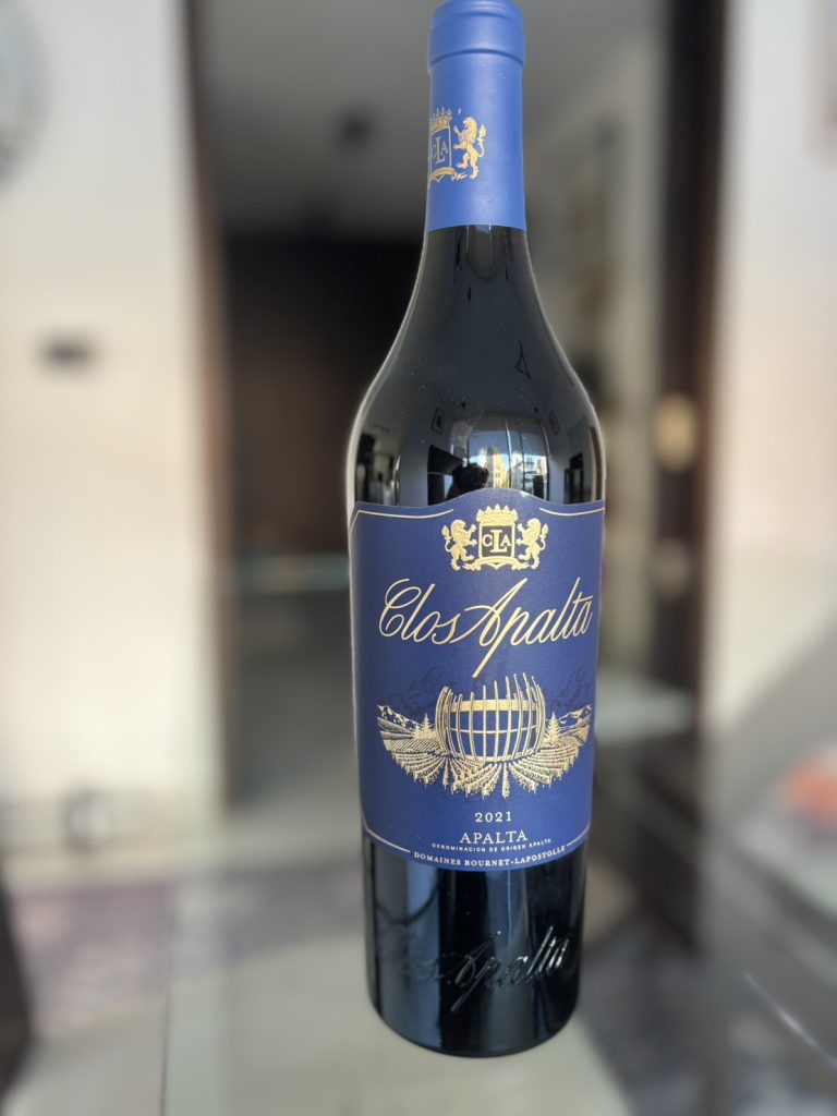 チリを代表するカルメネールのブレンド、Clos de Apaltaのボトル