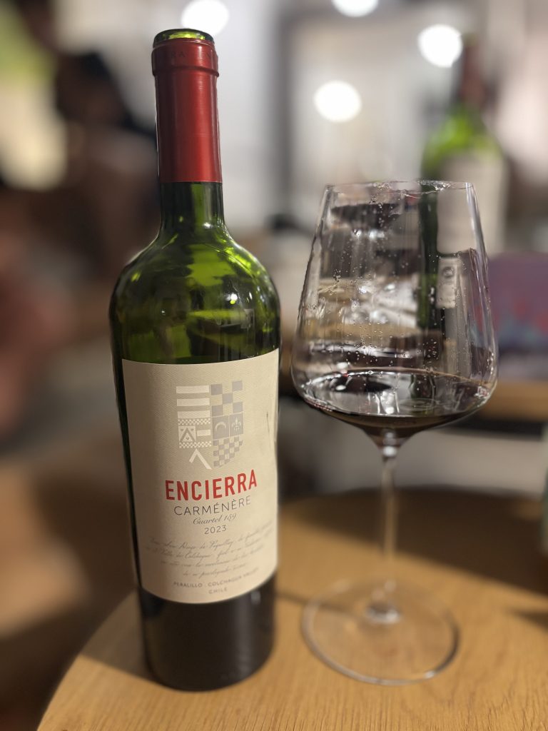 Vinitoおすすめのカルメネール、Encierraのボトル